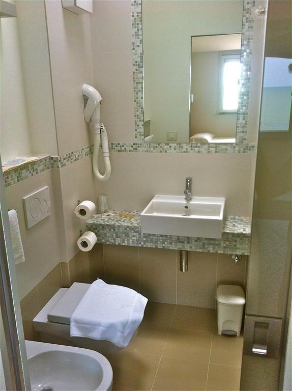 Hotel Baia Marina Cupra Marittima Room photo